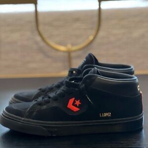 Men’s size 6.5 women’s size 8 black converse L Lopez skate shoe/ sneaker.